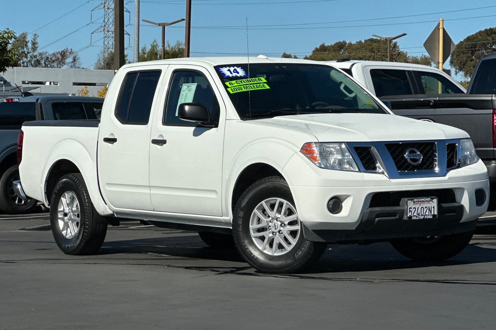 Used 2014 Nissan Frontier SV RWD image 2