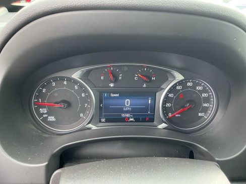 Used 2024 GMC Terrain SLE w/ Driver Convenience Package image 13