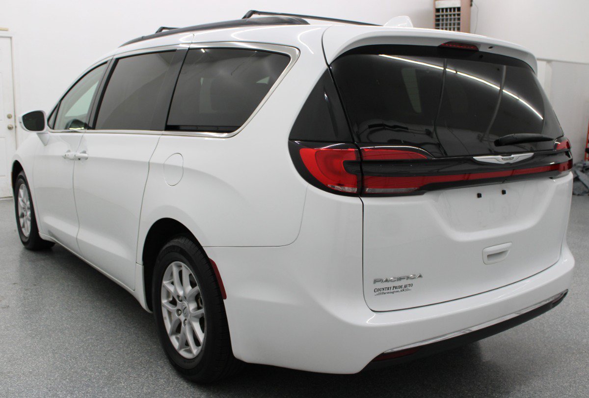Used 2022 Chrysler Pacifica Touring-L FWD image 6