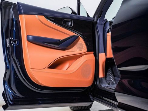 New 2026 Aston Martin DBX 707 image 32