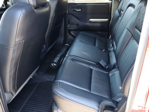 Used 2024 Nissan Frontier SL w/ Technology Package RWD image 6