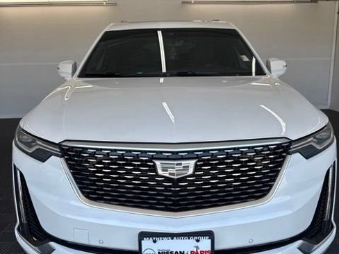 Used 2024 Cadillac XT6 Premium Luxury w/ Technology Package FWD image 25