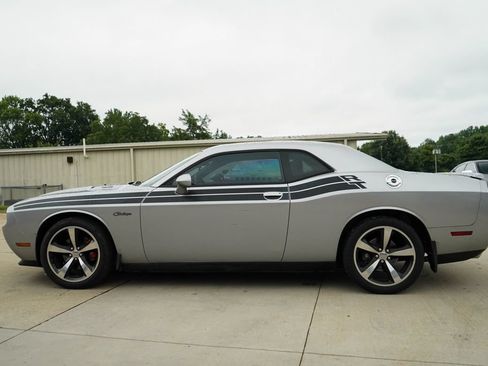 Used 2014 Dodge Challenger R/T RWD image 24