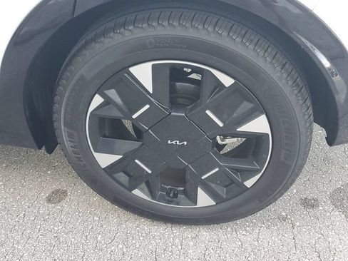 Certified 2026 Kia Sportage SX FWD image 5