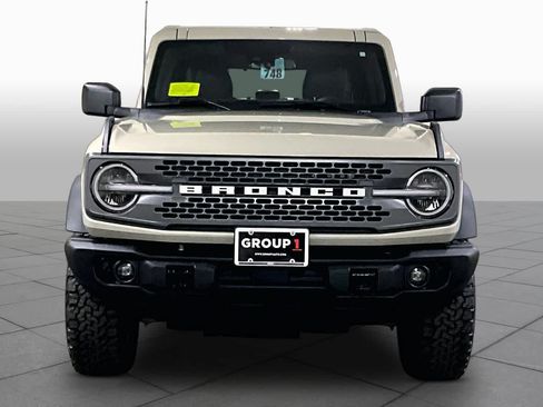 Used 2025 Ford Bronco Badlands AWD/4WD image 3