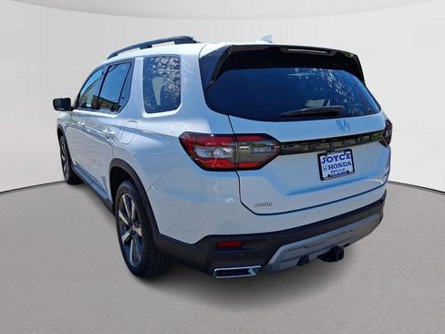Certified 2023 Honda Pilot Touring image 8