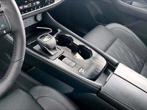 Certified 2025 Nissan Rogue Platinum w/ Platinum Premium Package image 16