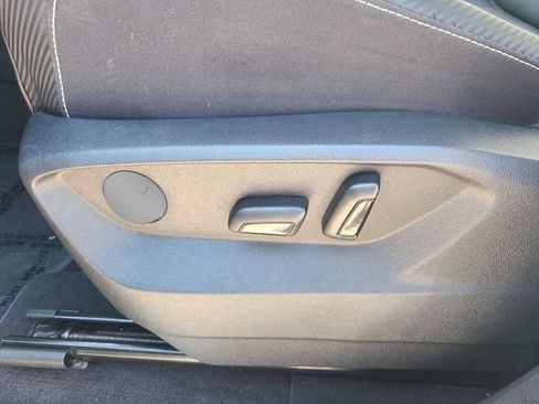 Used 2024 Volkswagen Atlas Cross Sport SE image 24