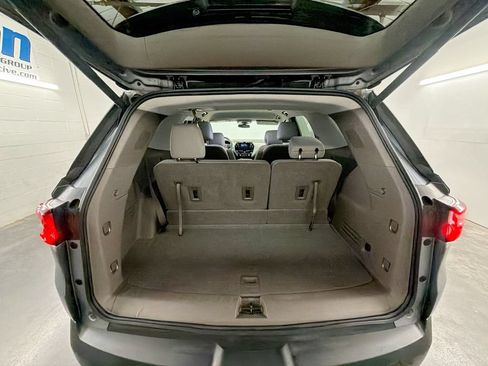 Used 2021 Chevrolet Traverse LT FWD image 24
