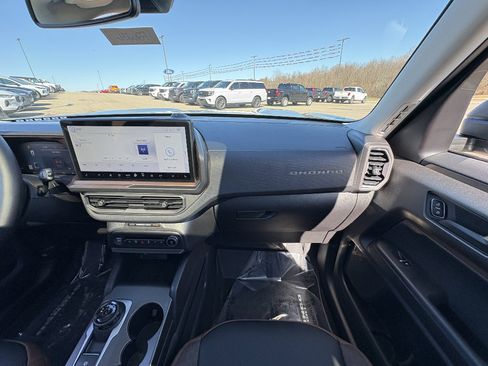 New 2026 Ford Bronco Sport Outer Banks image 23