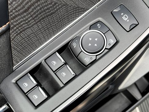 Used 2023 Ford F250 Platinum w/ FX4 Off-Road Package image 28