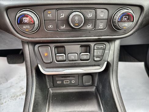 Used 2018 GMC Terrain SLT w/ Preferred Package AWD/4WD image 26