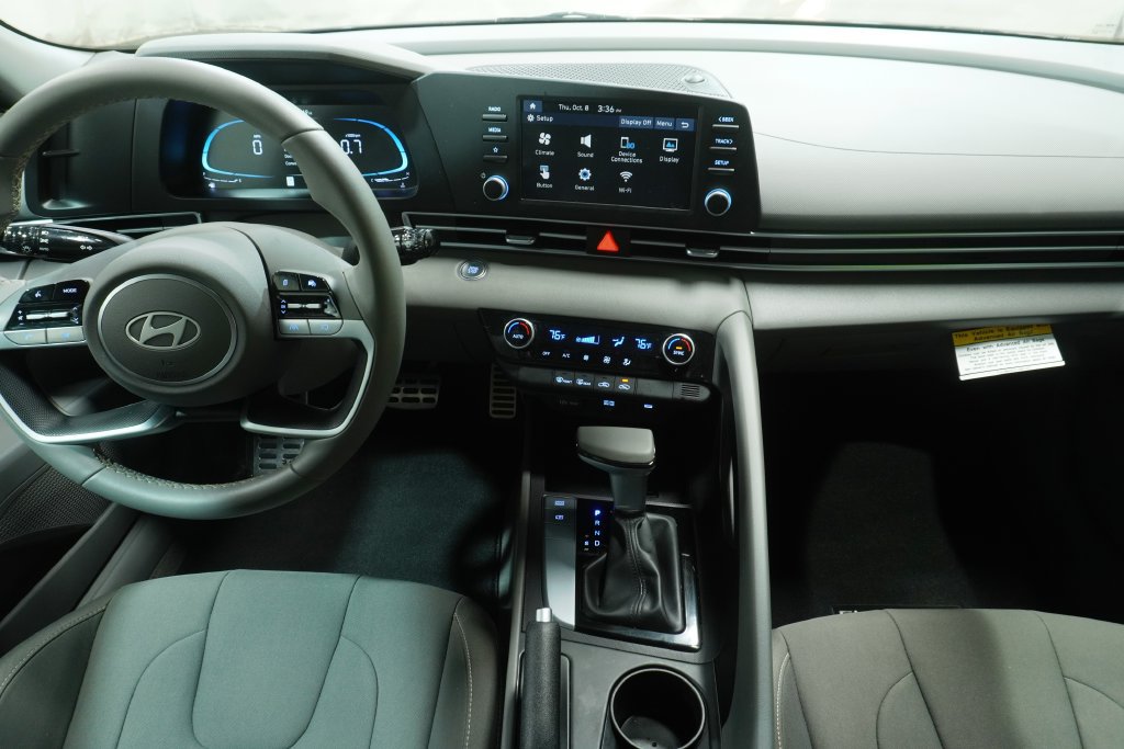 Certified 2026 Hyundai Elantra Sport FWD image 16