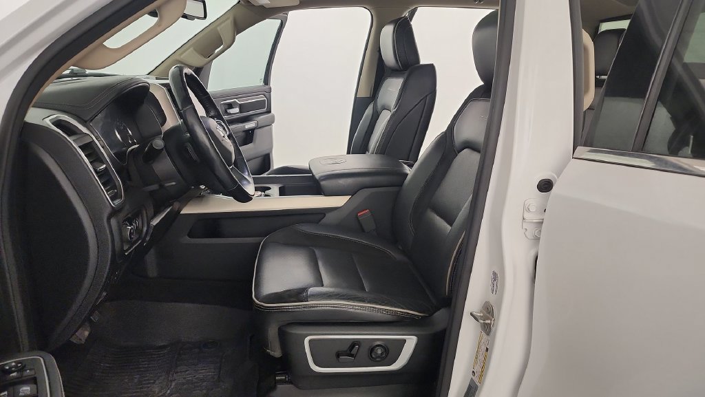 Used 2020 RAM 1500 Laramie AWD/4WD image 14