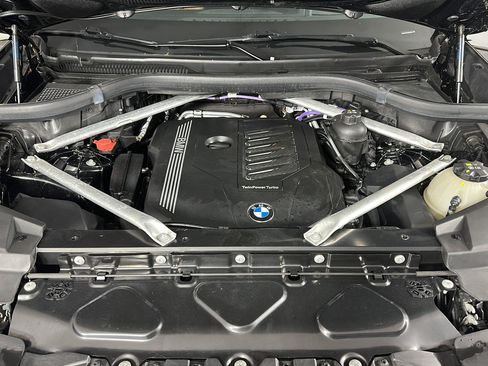 Used 2023 BMW X5 xDrive40i w/ Premium Package AWD/4WD image 6