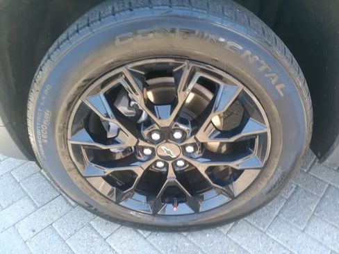 Used 2024 Chevrolet Traverse LS w/ Midnight/Sport Edition AWD/4WD image 8