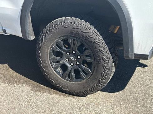 Used 2025 Chevrolet Silverado 1500 ZR2 w/ Technology Package image 11