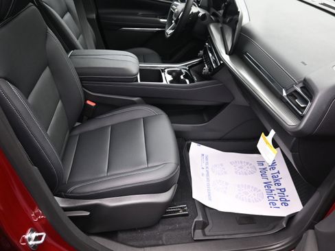 New 2026 Chevrolet Traverse LT w/ Driver Confidence Package FWD image 31
