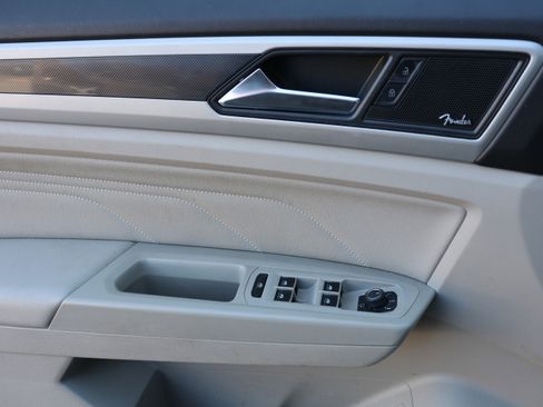 Used 2021 Volkswagen Atlas SEL Premium image 12