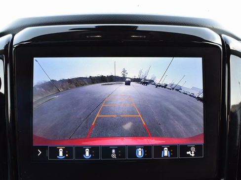 Used 2020 Chevrolet Traverse RS image 21