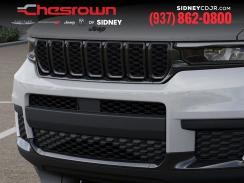 New 2025 Jeep Grand Cherokee L Altitude AWD/4WD image 11