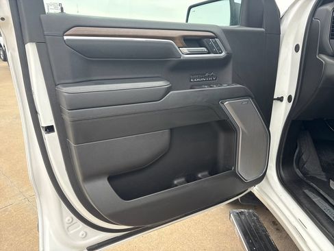 Used 2025 Chevrolet Silverado 1500 High Country AWD/4WD image 15
