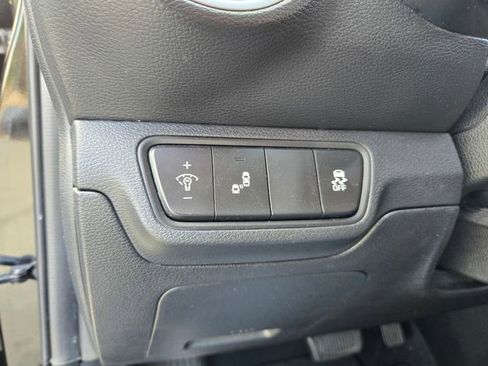 Used 2023 Kia Forte LXS w/ LXS Technology Package FWD image 19