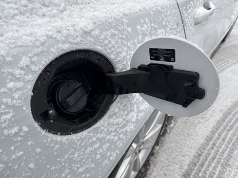 Used 2020 Jaguar XF Checkered Flag image 21