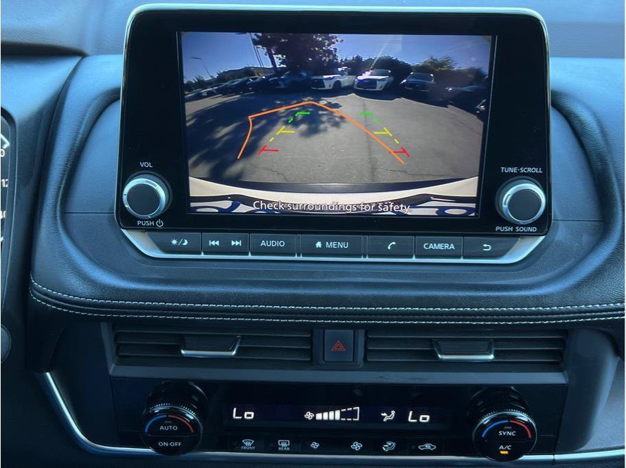 Used 2023 Nissan Rogue SV FWD image 15