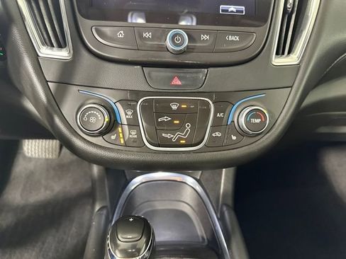 Used 2017 Chevrolet Malibu LT w/ Leather Package image 23