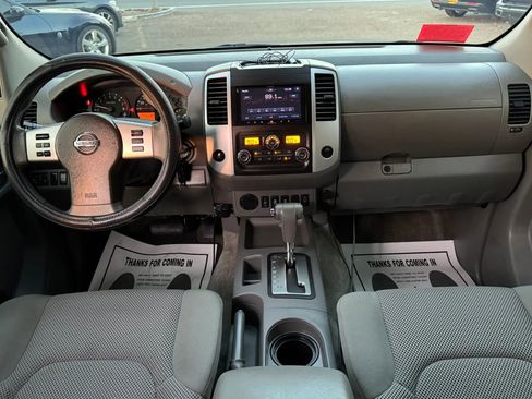 Used 2014 Nissan Frontier SV w/ SV Value Truck Package RWD image 28
