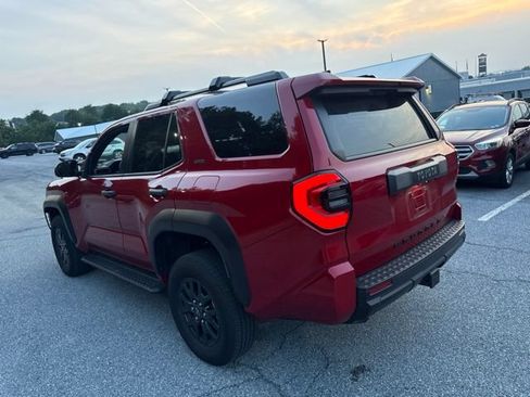 Used 2025 Toyota 4Runner SR5 AWD/4WD image 7