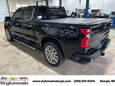 Used 2019 Chevrolet Silverado 1500 High Country w/ High Country Premium Package AWD/4WD image 9