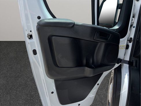 Used 2024 RAM ProMaster 2500 w/ Convenience Group FWD image 16
