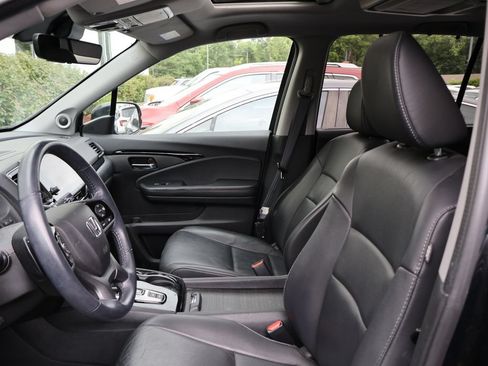 Certified 2022 Honda Pilot Touring image 9