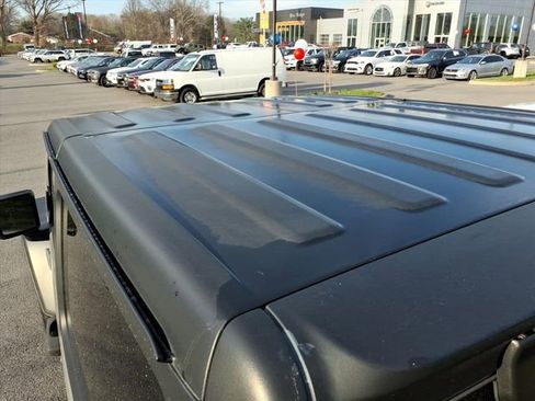 Used 2021 Jeep Wrangler Willys image 9