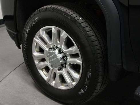 Used 2023 GMC Sierra 3500 Denali AWD/4WD image 10
