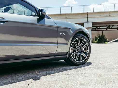 Used 2011 Ford Mustang GT Premium w/ Comfort Pkg RWD image 28