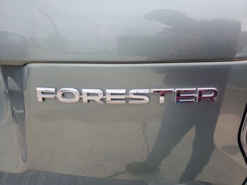 Used 2018 Subaru Forester 2.5i AWD/4WD image 8