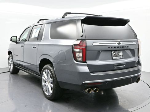 Used 2022 Chevrolet Suburban High Country image 5