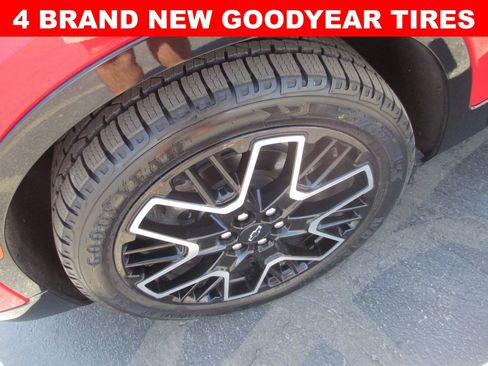 Used 2024 Chevrolet Blazer RS w/ Driver Confidence II Package AWD/4WD image 3