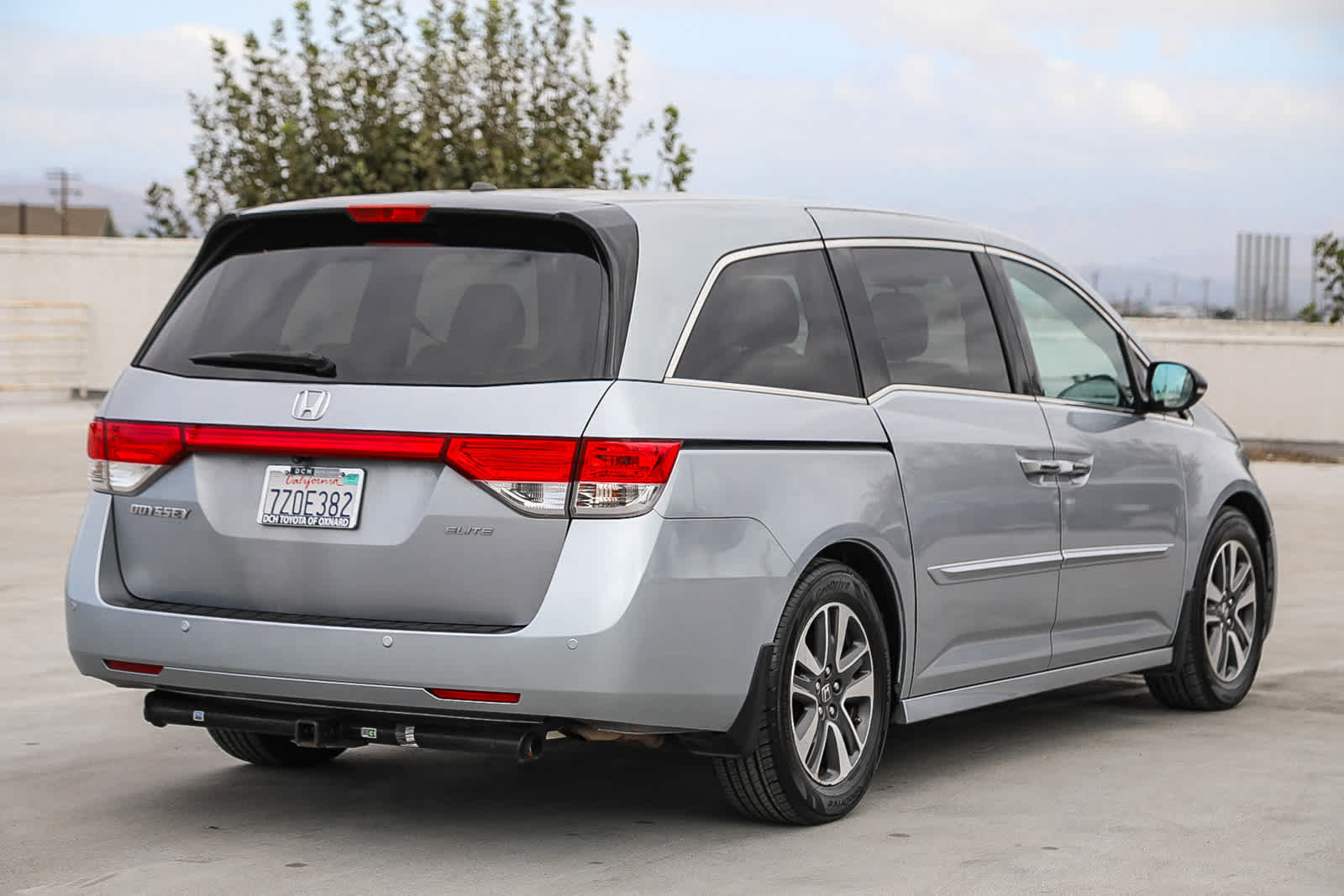 Used 2016 Honda Odyssey Touring Elite image 5