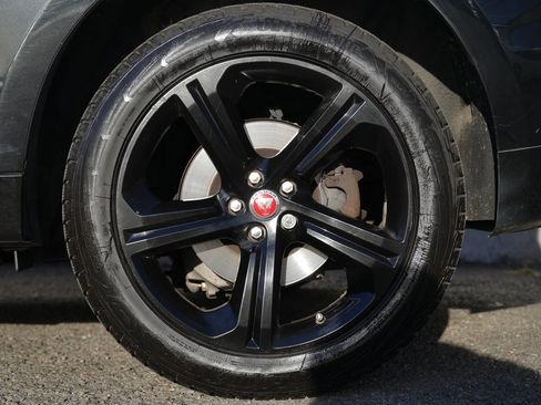 Used 2017 Jaguar F-PACE R-Sport image 14