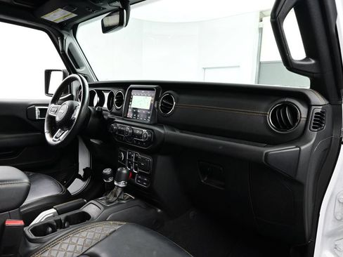 Used 2021 Jeep Wrangler Unlimited Sahara AWD/4WD image 18