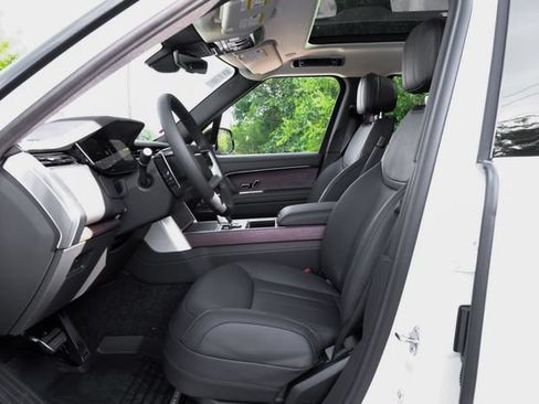 New 2026 Land Rover Range Rover Long Wheelbase SE AWD/4WD image 4