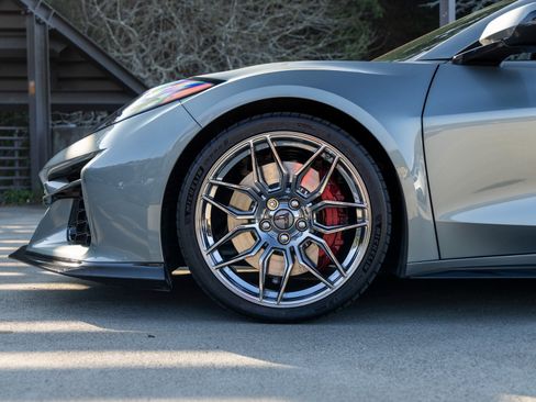 Used 2024 Chevrolet Corvette Z06 w/ Stealth Interior Trim Package image 13