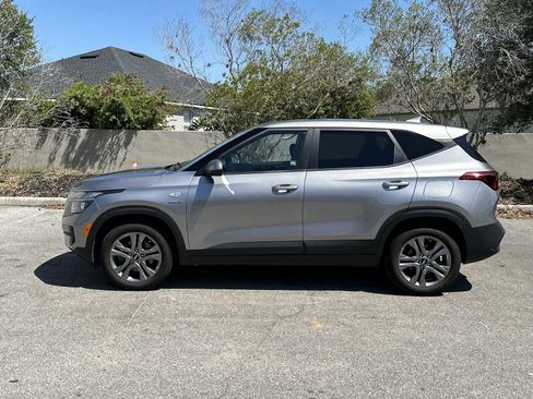 Used 2021 Kia Seltos LX AWD/4WD image 3