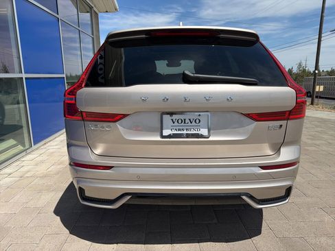 Used 2025 Volvo XC60 B5 Core AWD/4WD image 6
