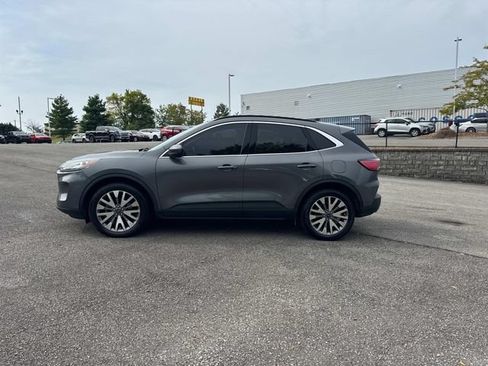 Used 2022 Ford Escape Titanium w/ Class II Trailer Tow Package AWD/4WD image 8
