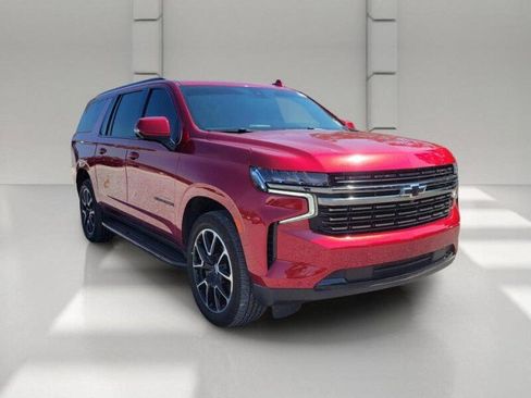 Used 2022 Chevrolet Suburban RST w/ Luxury Package RWD image 3